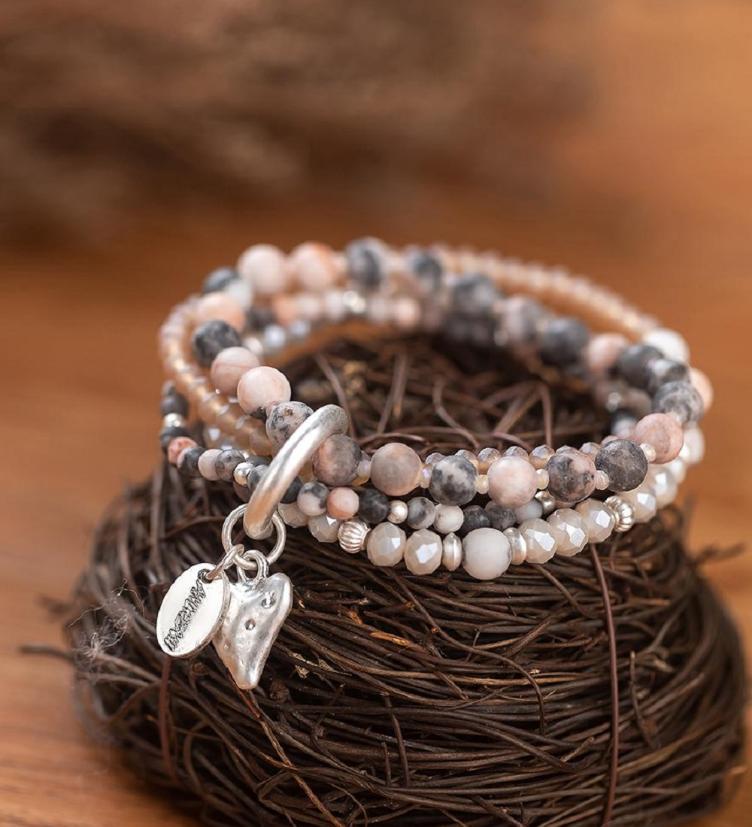 Andreani Elastiksteinarmbänder aus Achat und Jaspis. HANDMADE WITH LOVE