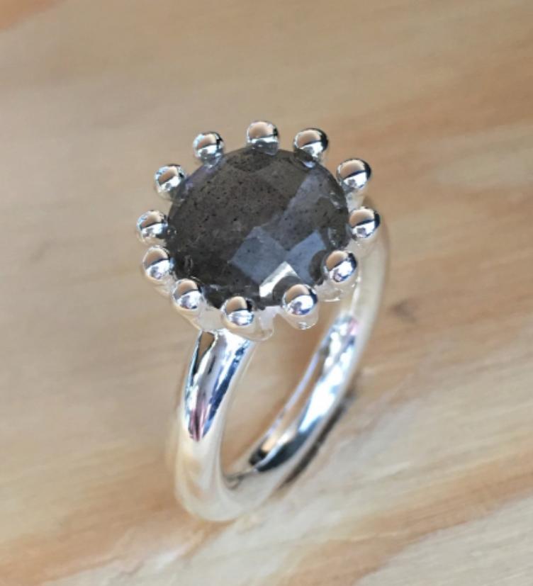 esha jewel Fingerring Silber 925 facettierter Labradorit 14 mm